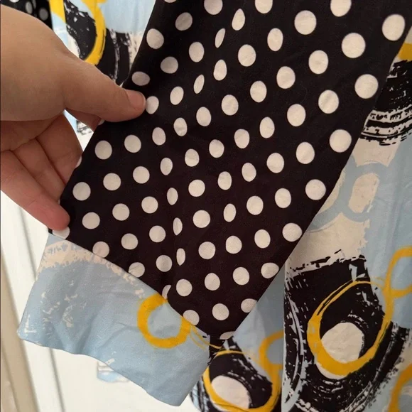 Stylish Polka Dot and Circle Patterned Blouse - Picture 4 of 6